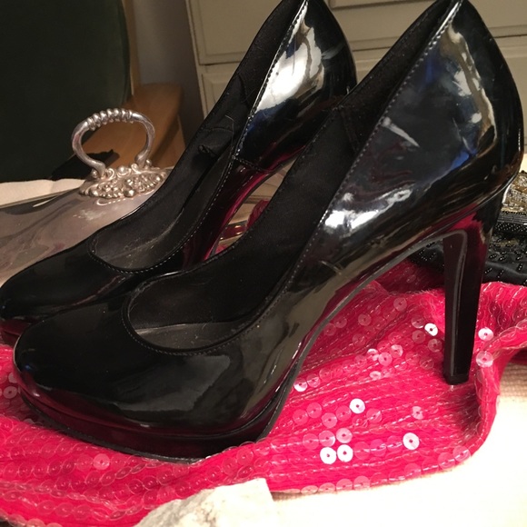 Fioni Black Patent Leather Retro Heels w Flex Sole - Picture 8 of 8